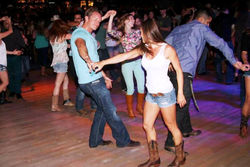 dance to country music in Cherryplain NY