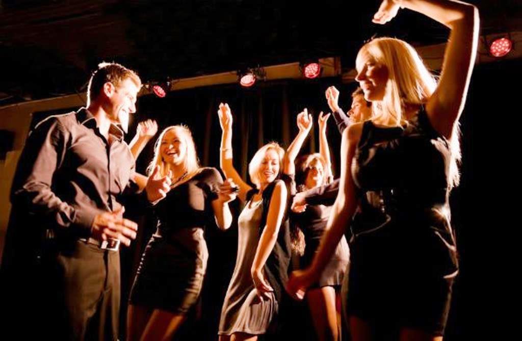 ballroomdances.org links to clubs