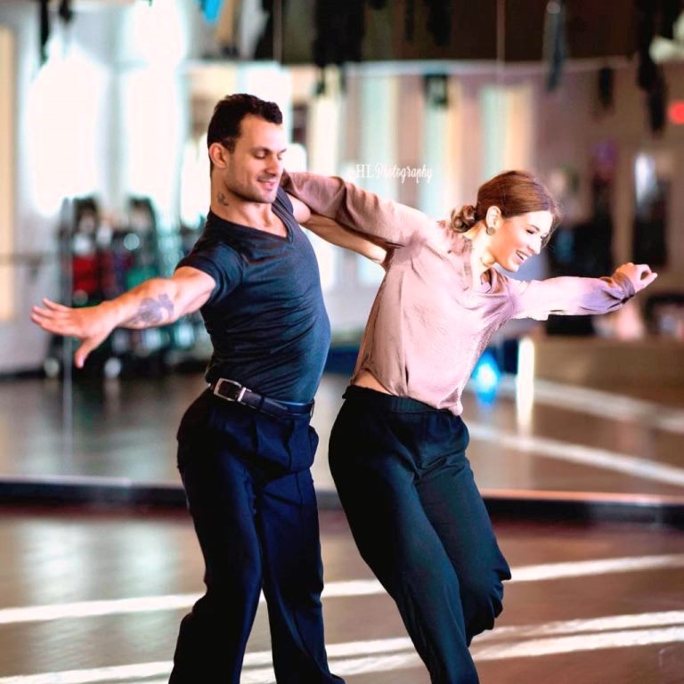 The Importance of Flexibility and Mobility in Ballroom Dancing Sports