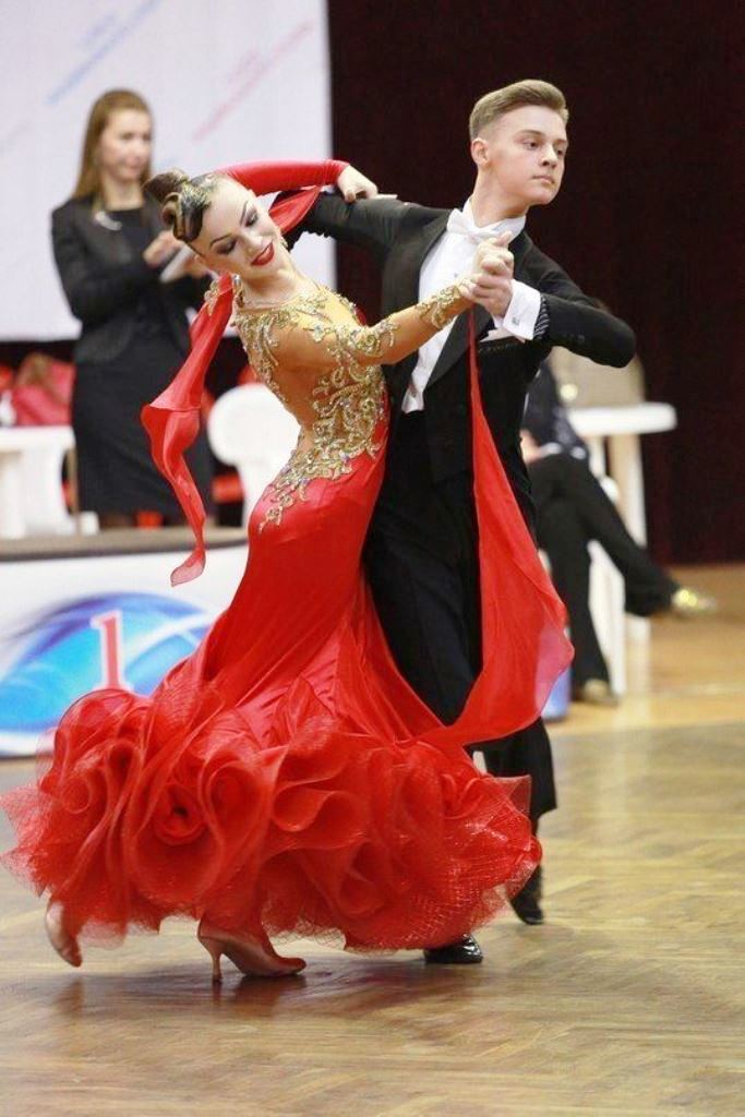 The Different Costumes Used in Ballroom Dancing Sports in the United States