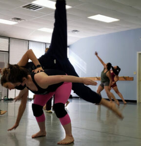 Circle Modern Dance Knoxville Dance school