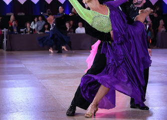 Everywhere I Dance