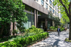 The Regent Luxury Apartments - Glenwood New York Apartment building