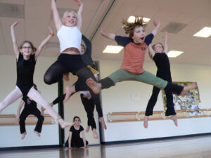 Newport School of Artistic Movement Newport Dance school